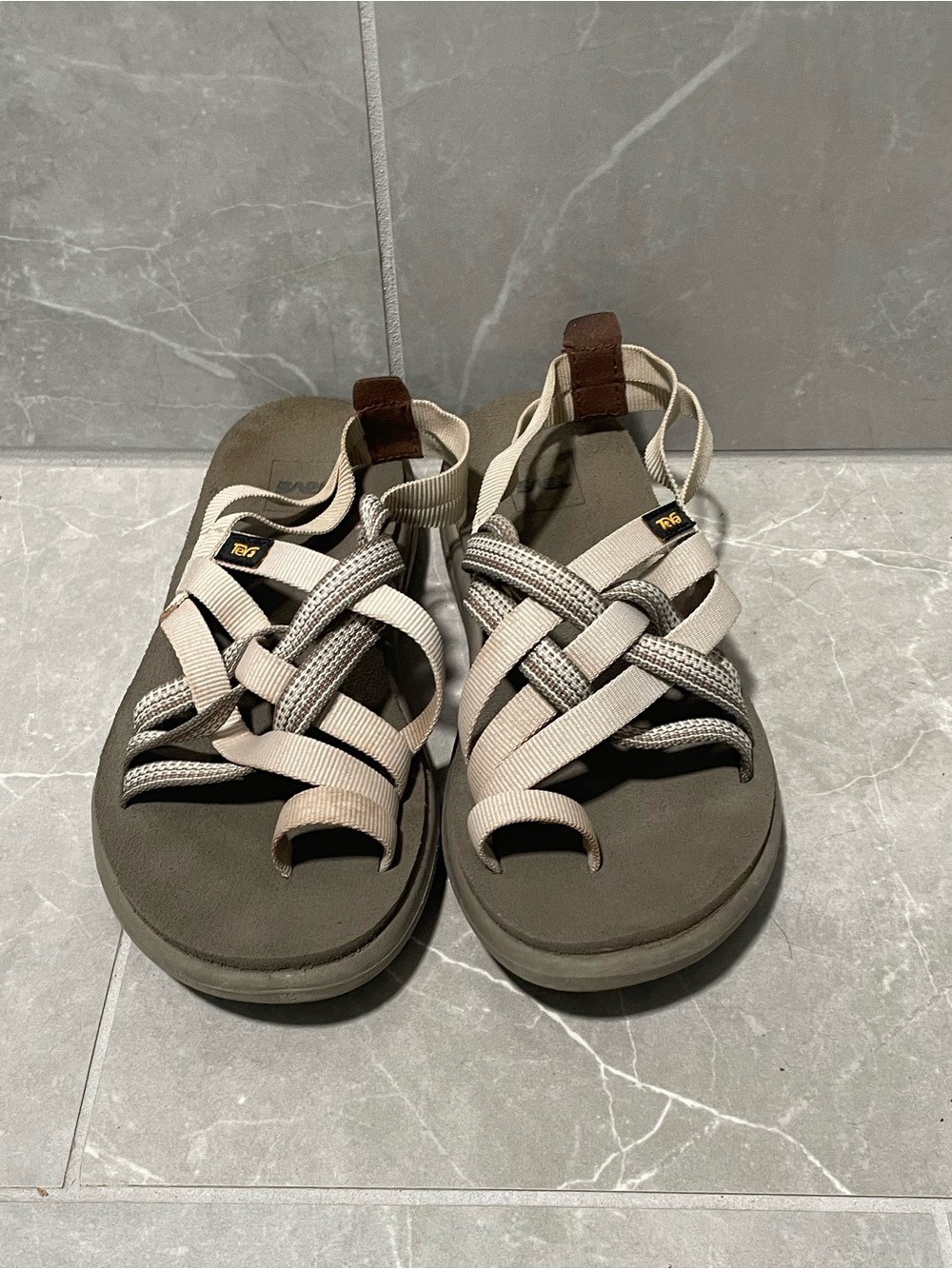 Teva Cream Women’s Voya Crisscross Sandals Size 6